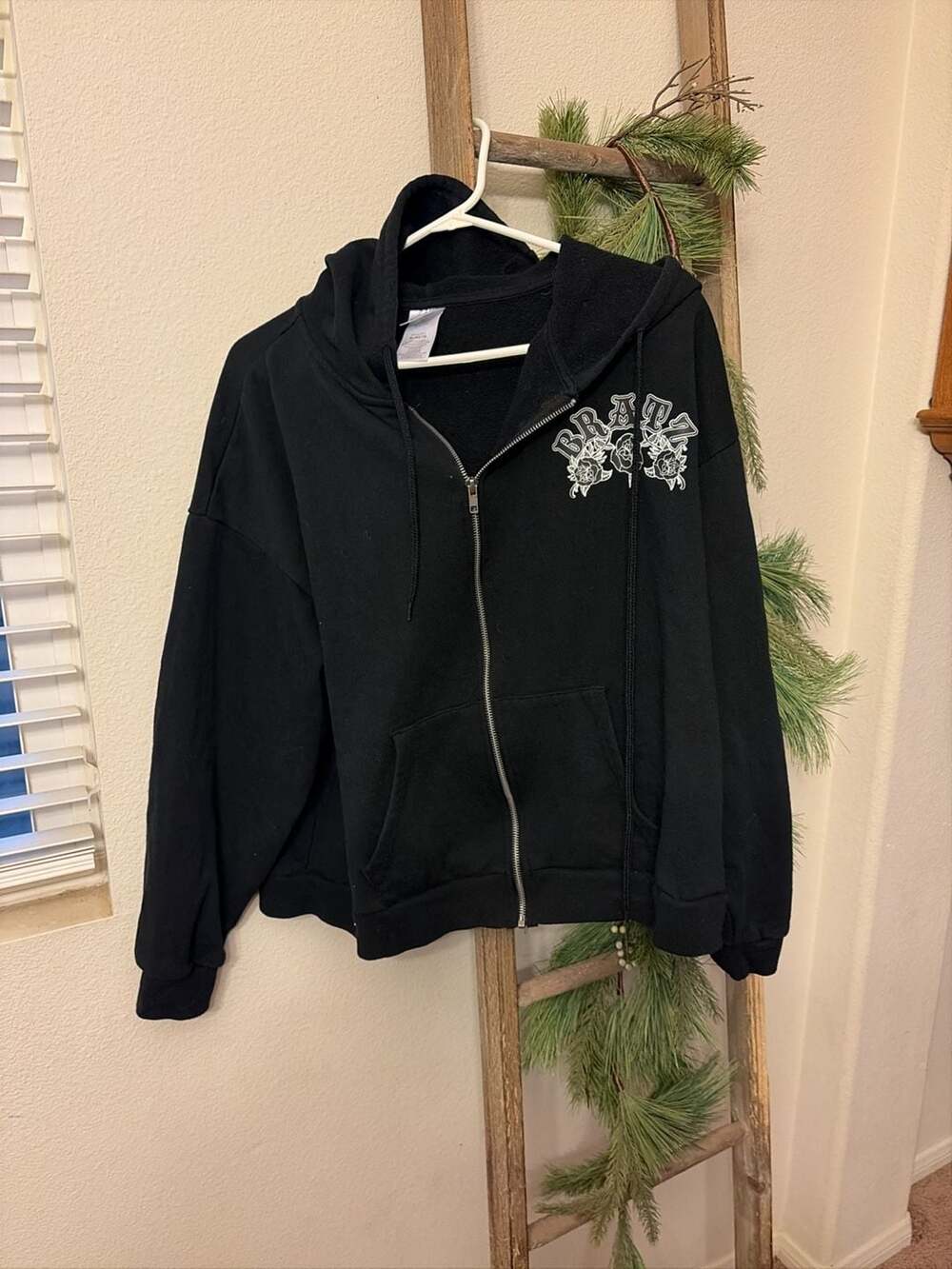 Bratz Zip Up Hoodie Size XL Black Graphic Rose Characters